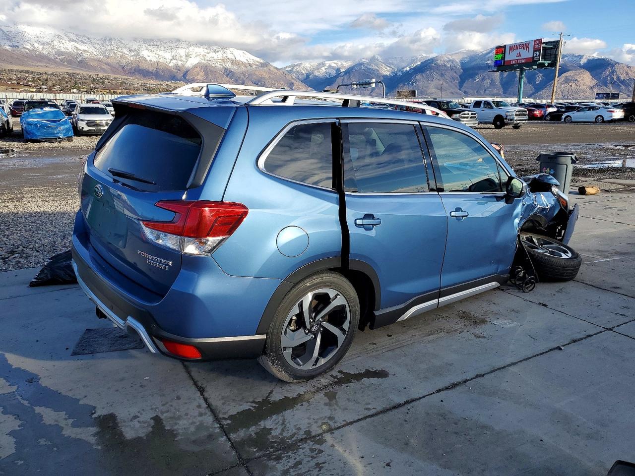 2022 SUBARU FORESTER TOURING photo 7