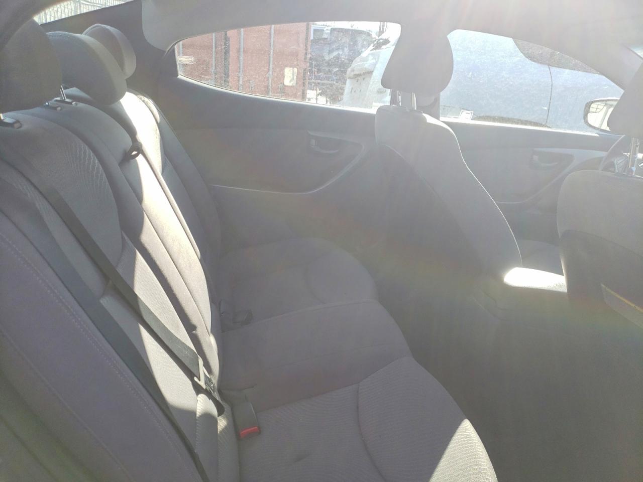 2016 HYUNDAI ELANTRA SE photo 10
