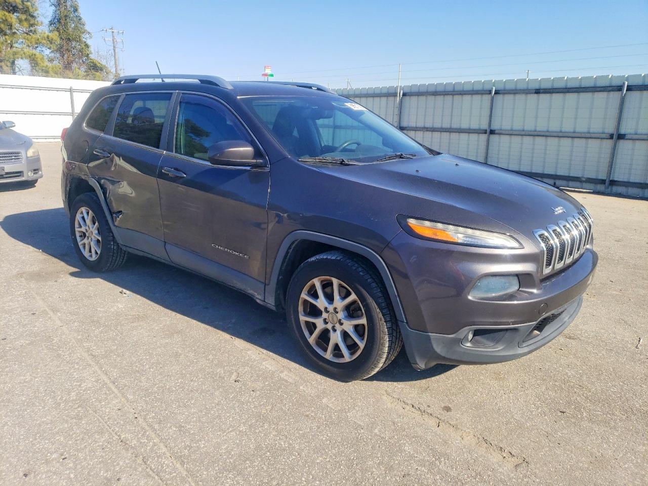 2014 JEEP CHEROKEE LATITUDE photo 4