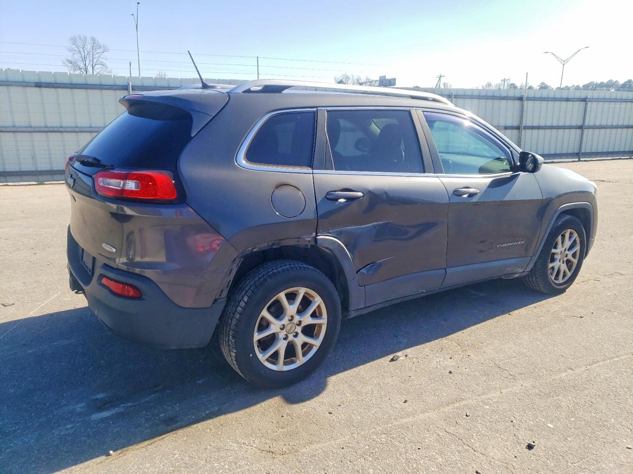 2014 JEEP CHEROKEE LATITUDE photo 3