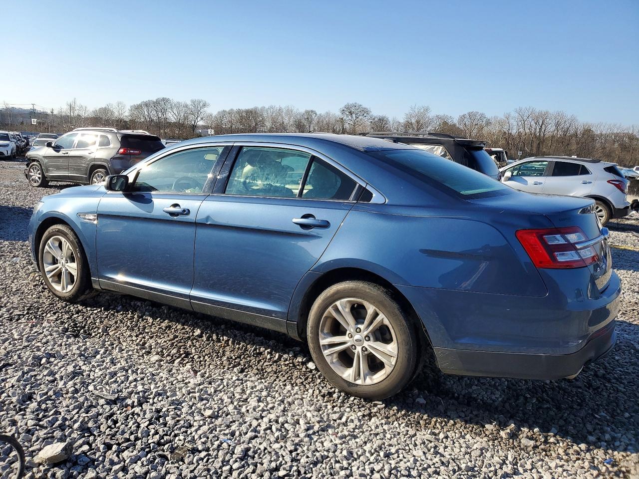 2018 FORD TAURUS SE photo 3