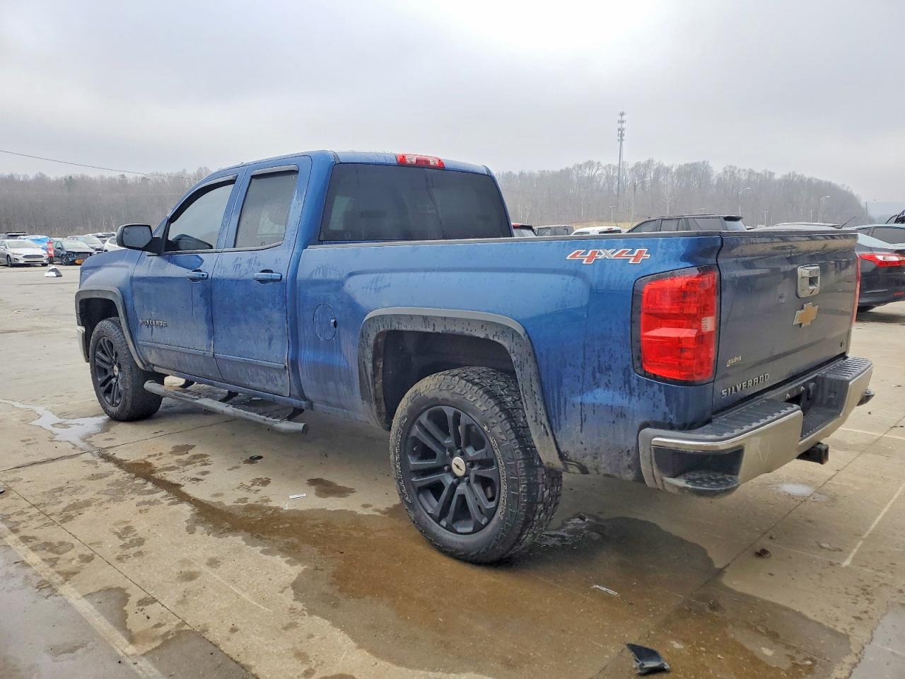 2015 CHEVROLET SILVERADO K1500 LT photo 2