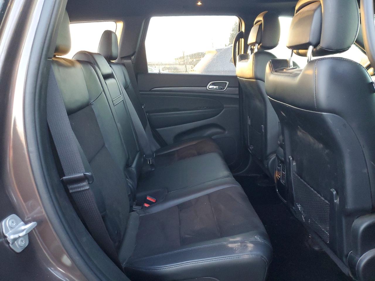 2020 JEEP GRAND CHEROKEE LAREDO photo 11