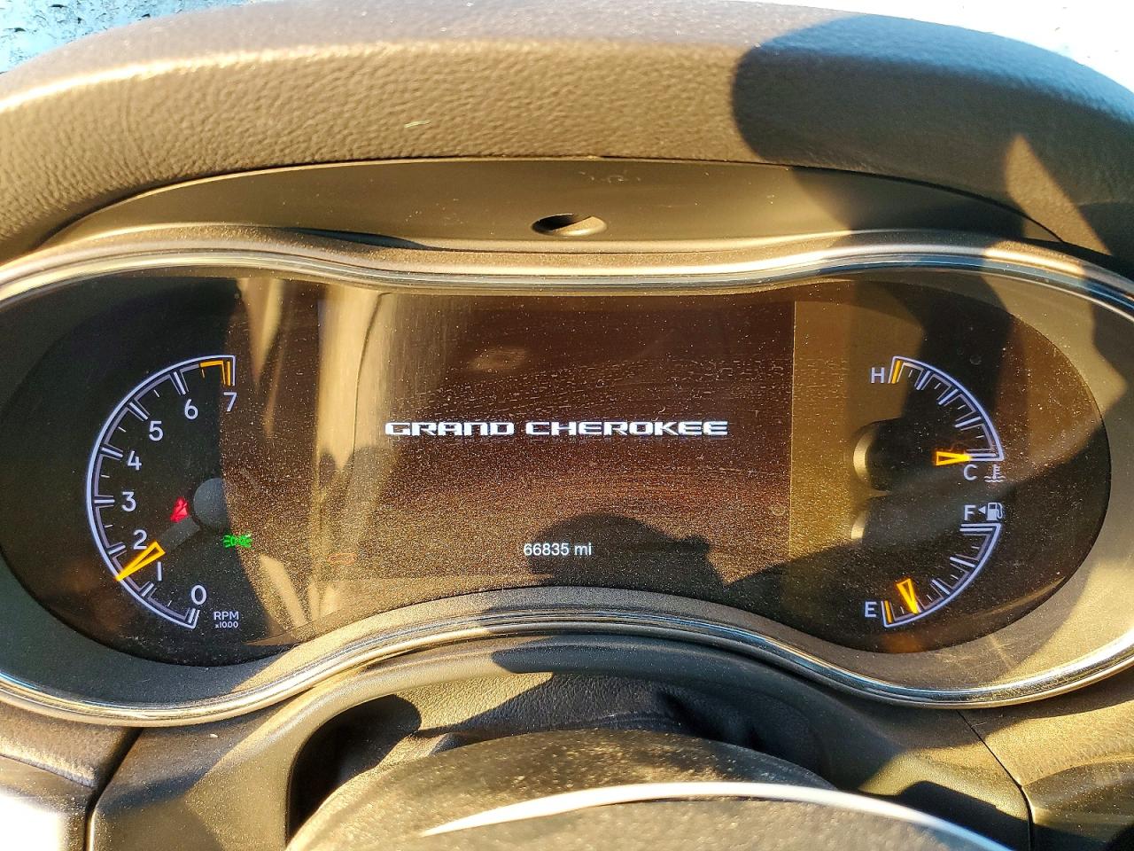 2020 JEEP GRAND CHEROKEE LAREDO photo 9