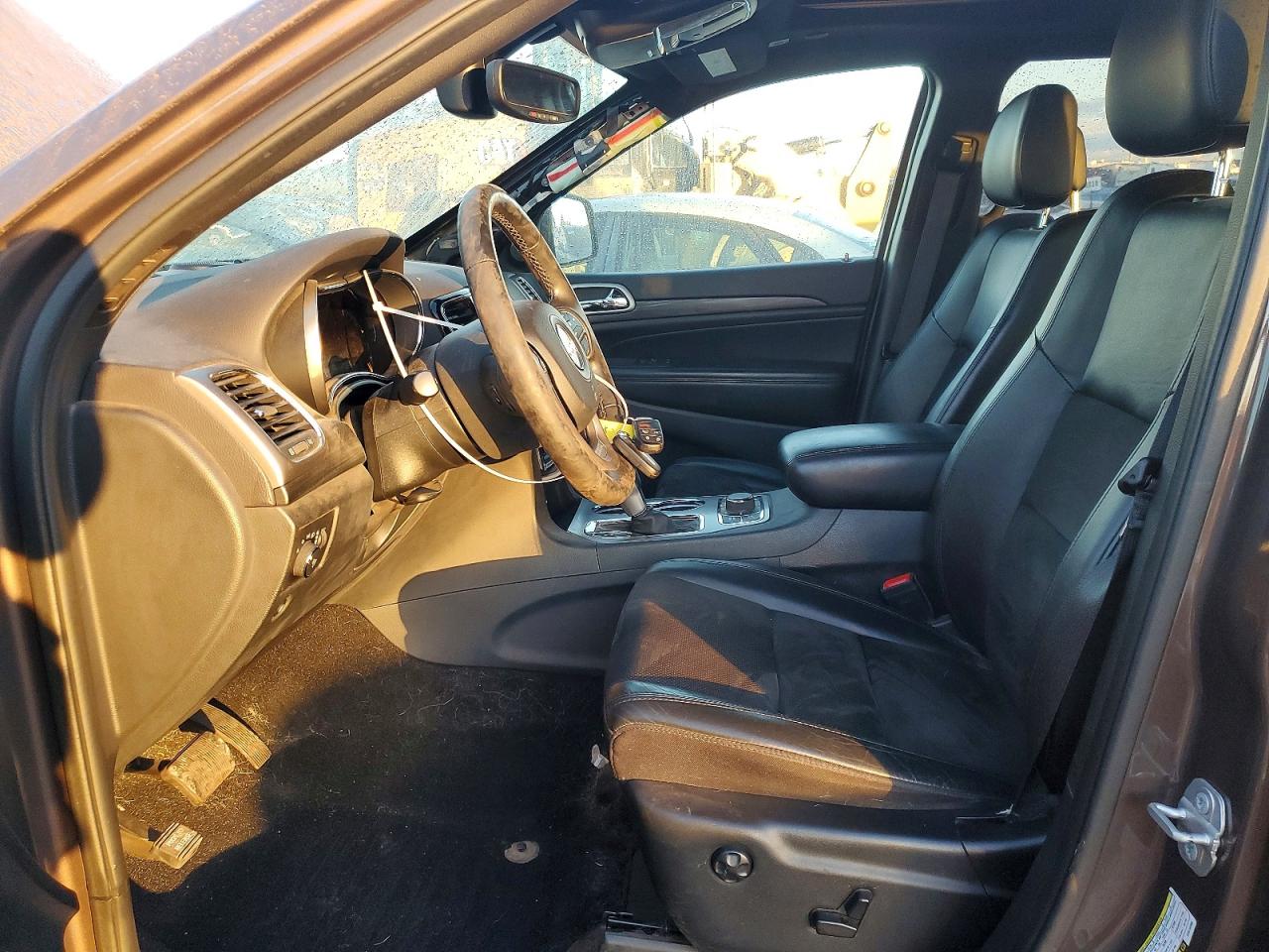 2020 JEEP GRAND CHEROKEE LAREDO photo 7