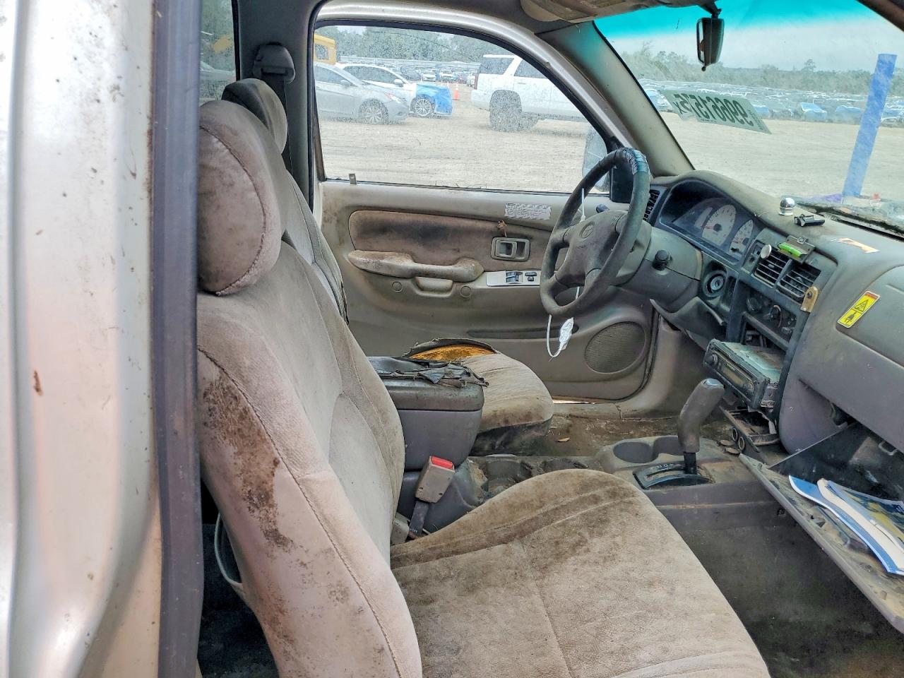 2001 TOYOTA TACOMA XTRACAB PRERUNNER photo 10