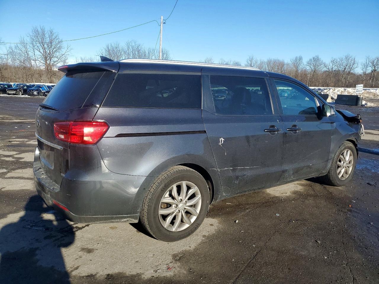 2021 KIA SEDONA LX photo 3