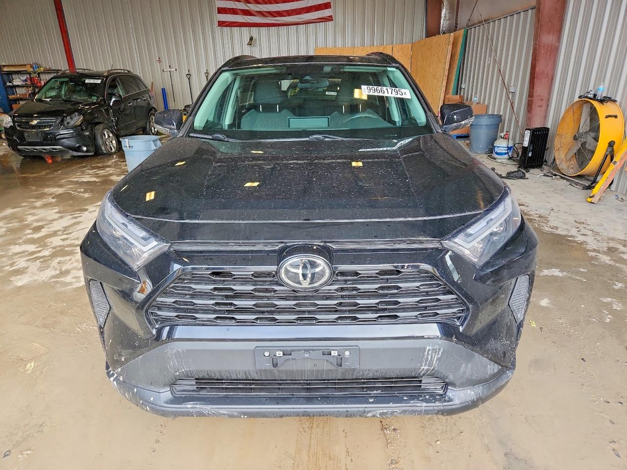 2024 TOYOTA RAV4 XLE photo 9