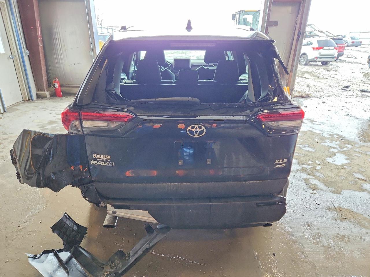 2024 TOYOTA RAV4 XLE photo 11