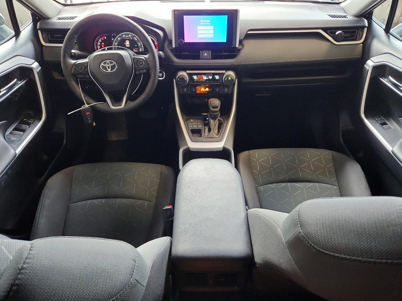 2024 TOYOTA RAV4 XLE photo 15