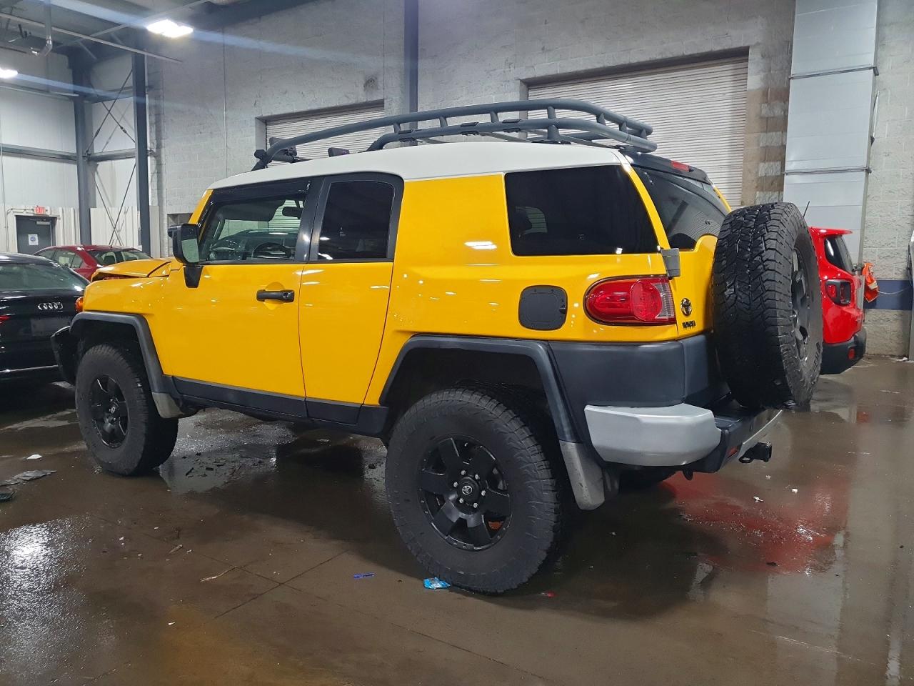 2007 TOYOTA FJ CRUISER photo 2