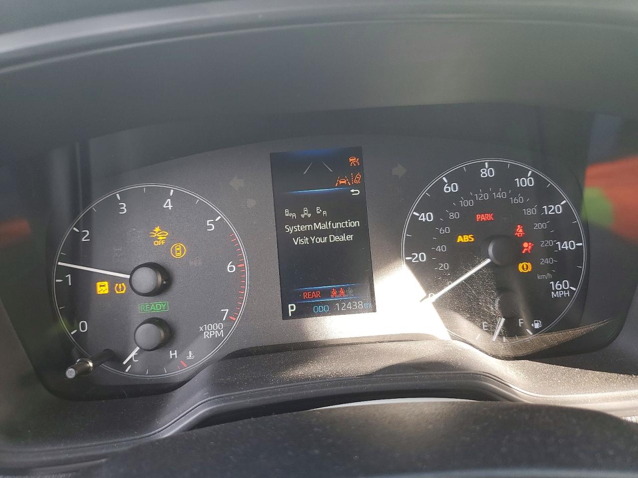 2025 TOYOTA COROLLA LE photo 9