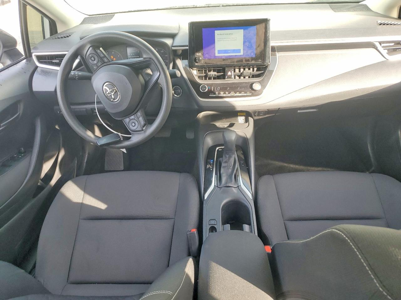 2025 TOYOTA COROLLA LE photo 8