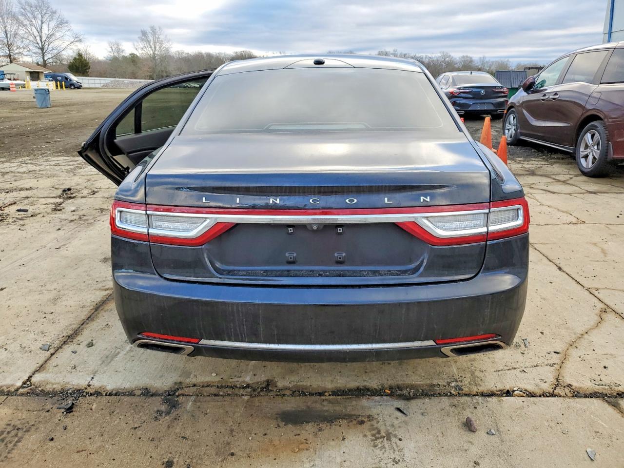 2017 LINCOLN CONTINENTAL SELECT photo 11