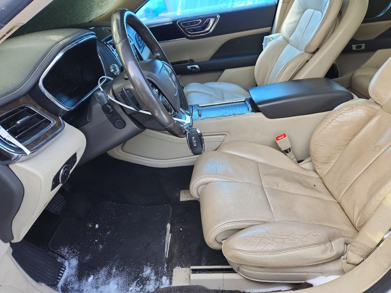 2017 LINCOLN CONTINENTAL SELECT photo 13