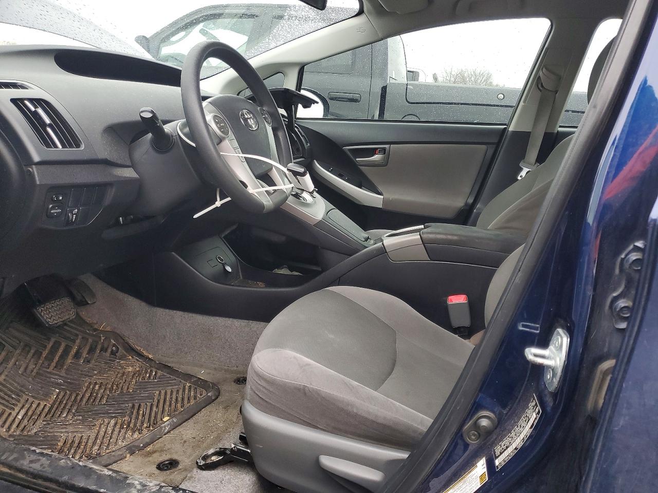 2012 TOYOTA PRIUS photo 7