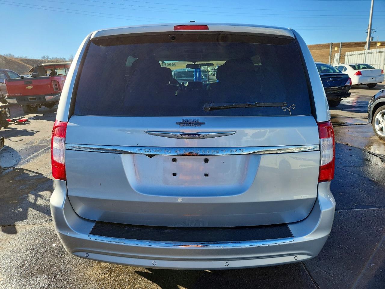 2011 CHRYSLER TOWN & COUNTRY TOURING L photo 6