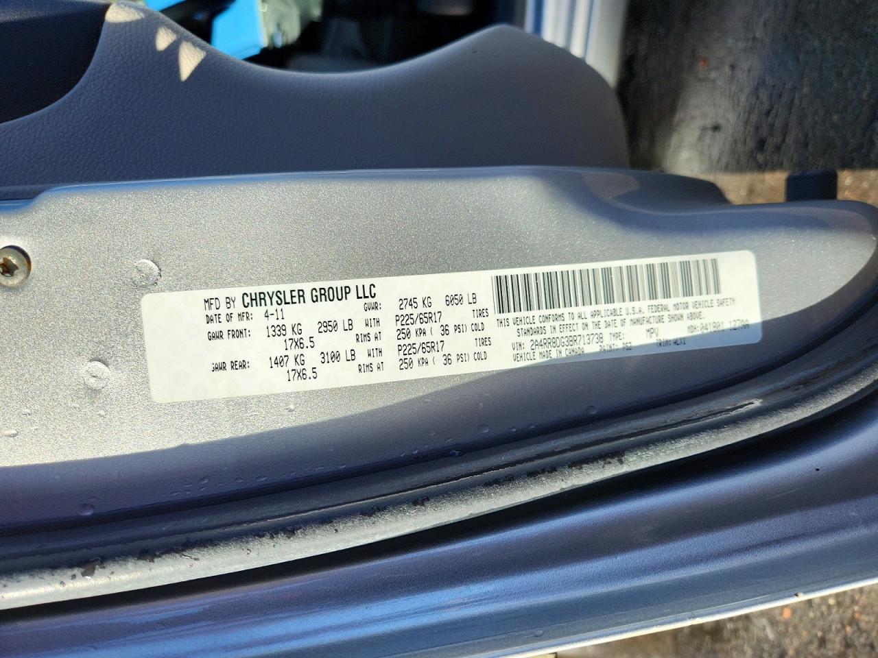 2011 CHRYSLER TOWN & COUNTRY TOURING L photo 13