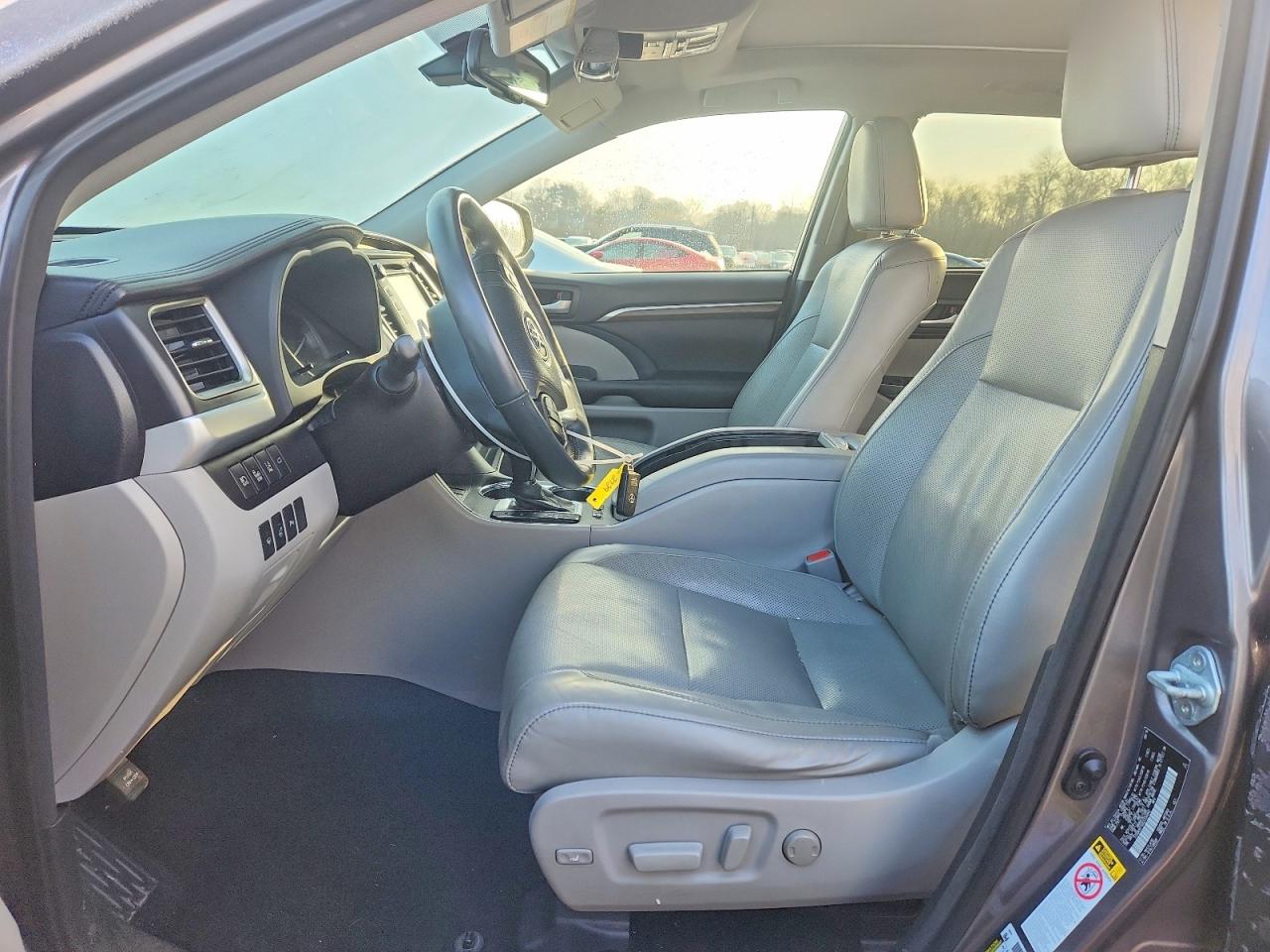 2016 TOYOTA HIGHLANDER LIMITED photo 7