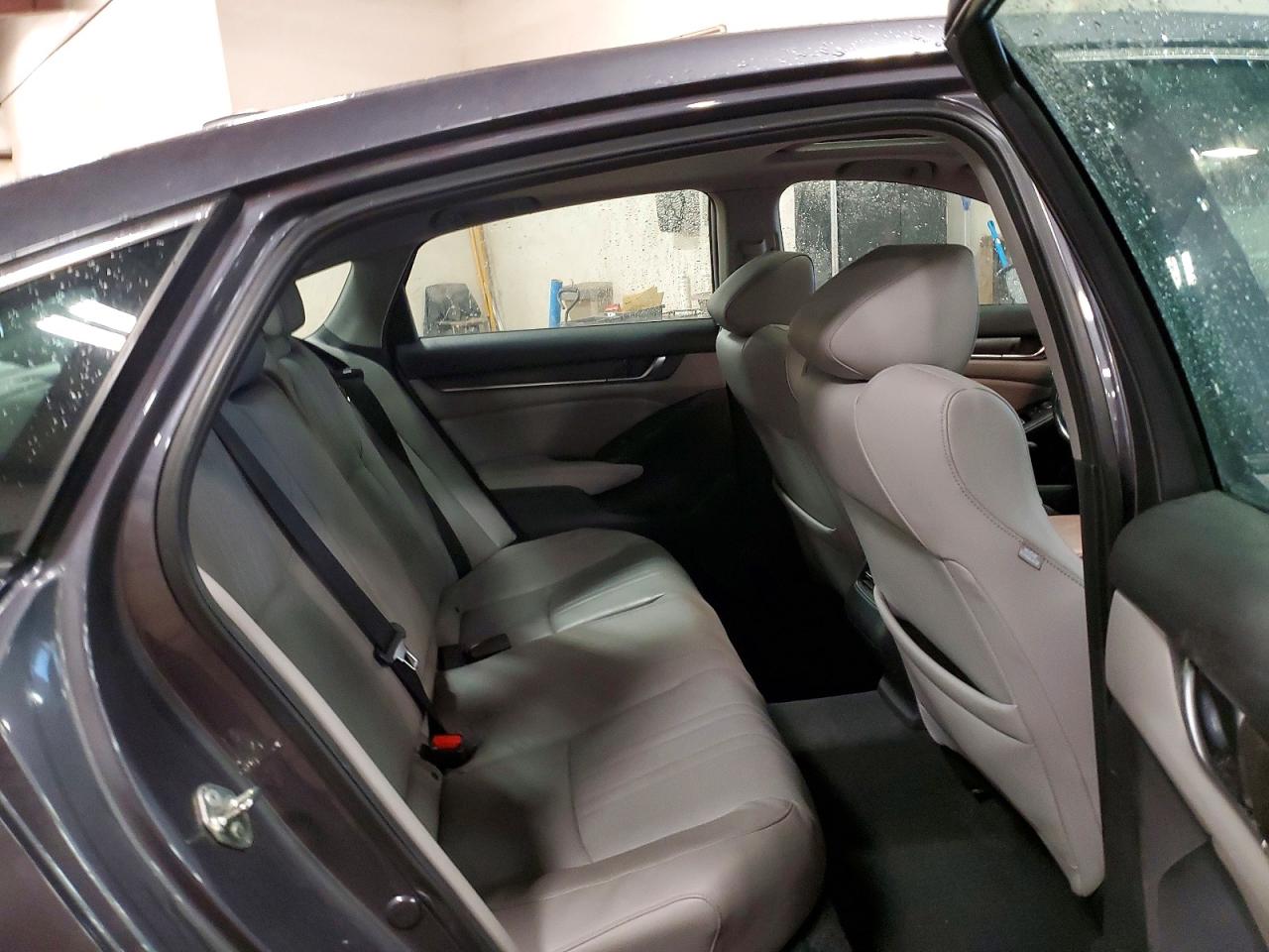 2018 HONDA ACCORD EXL photo 10