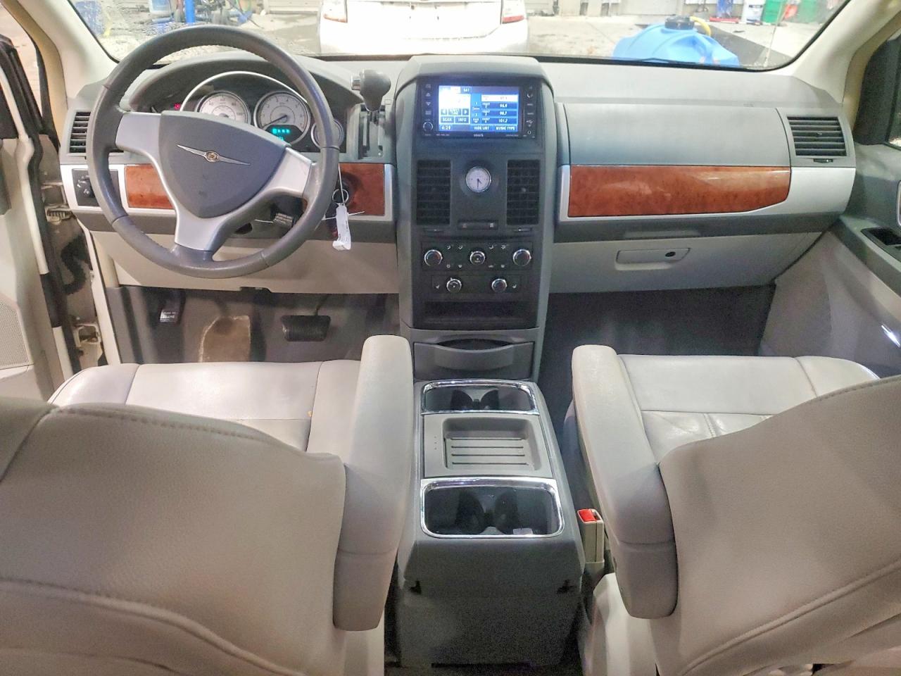 2008 CHRYSLER TOWN & COUNTRY TOURING photo 8