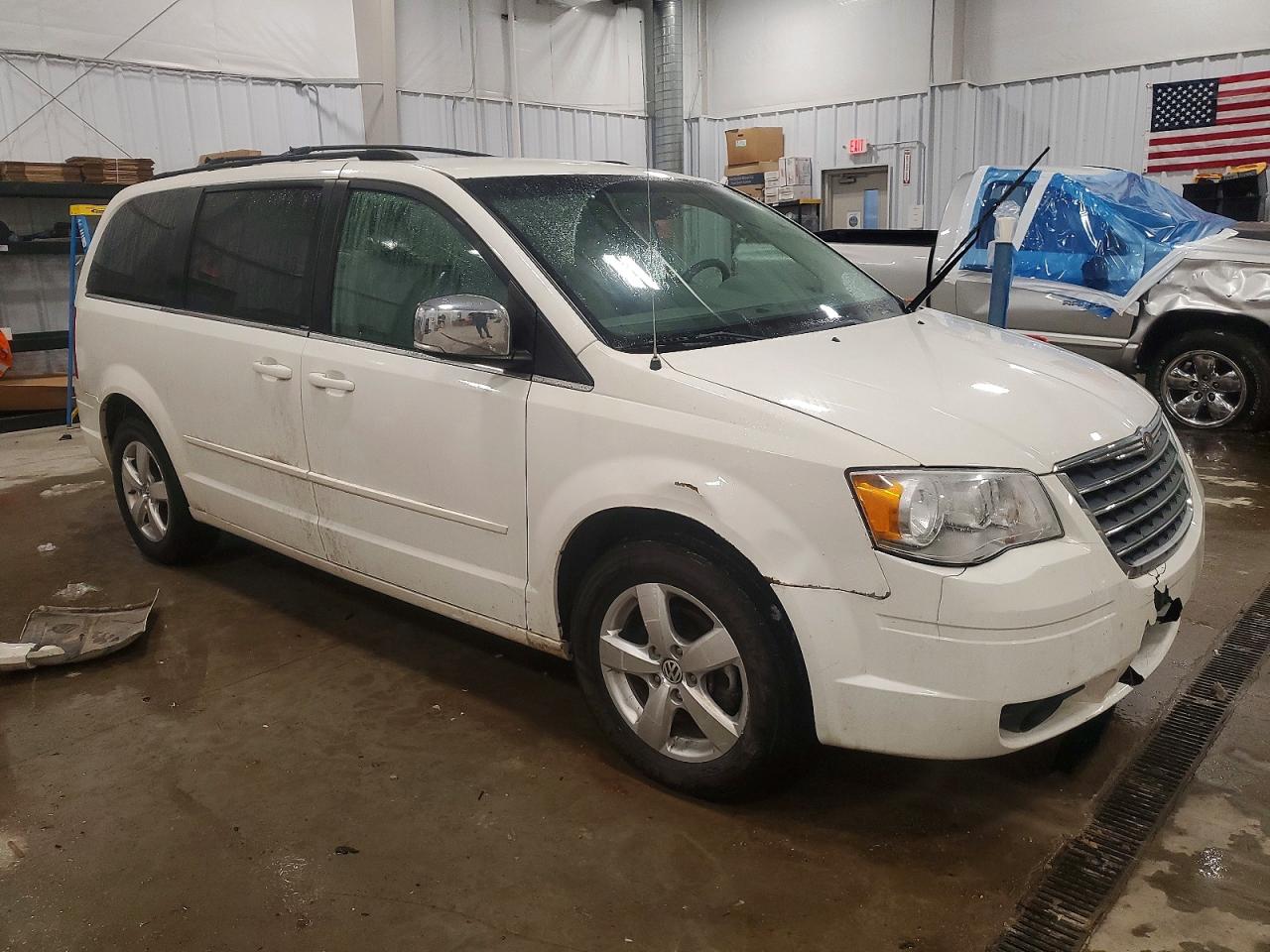 2008 CHRYSLER TOWN & COUNTRY TOURING photo 4