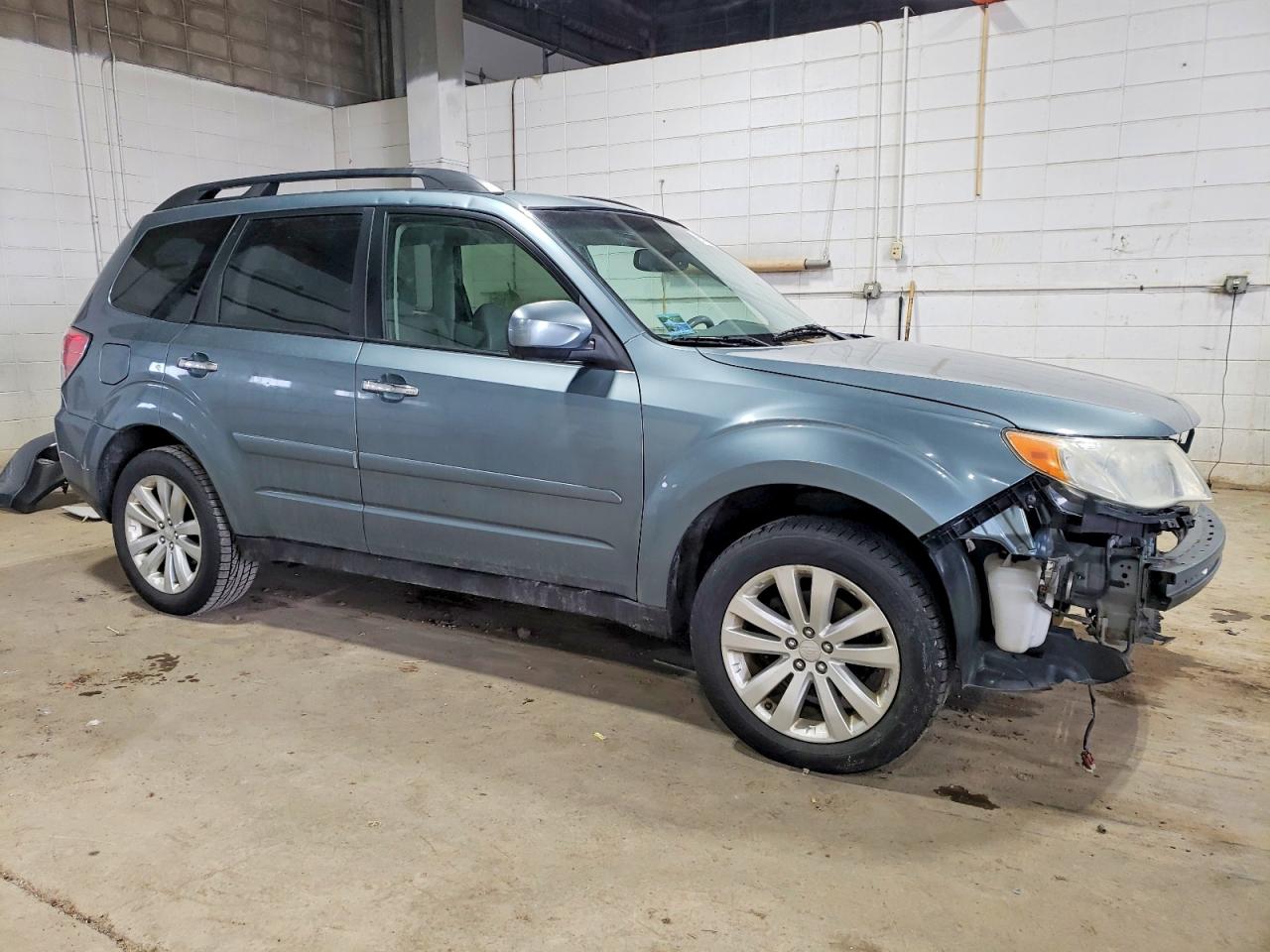 2011 SUBARU FORESTER LIMITED photo 4