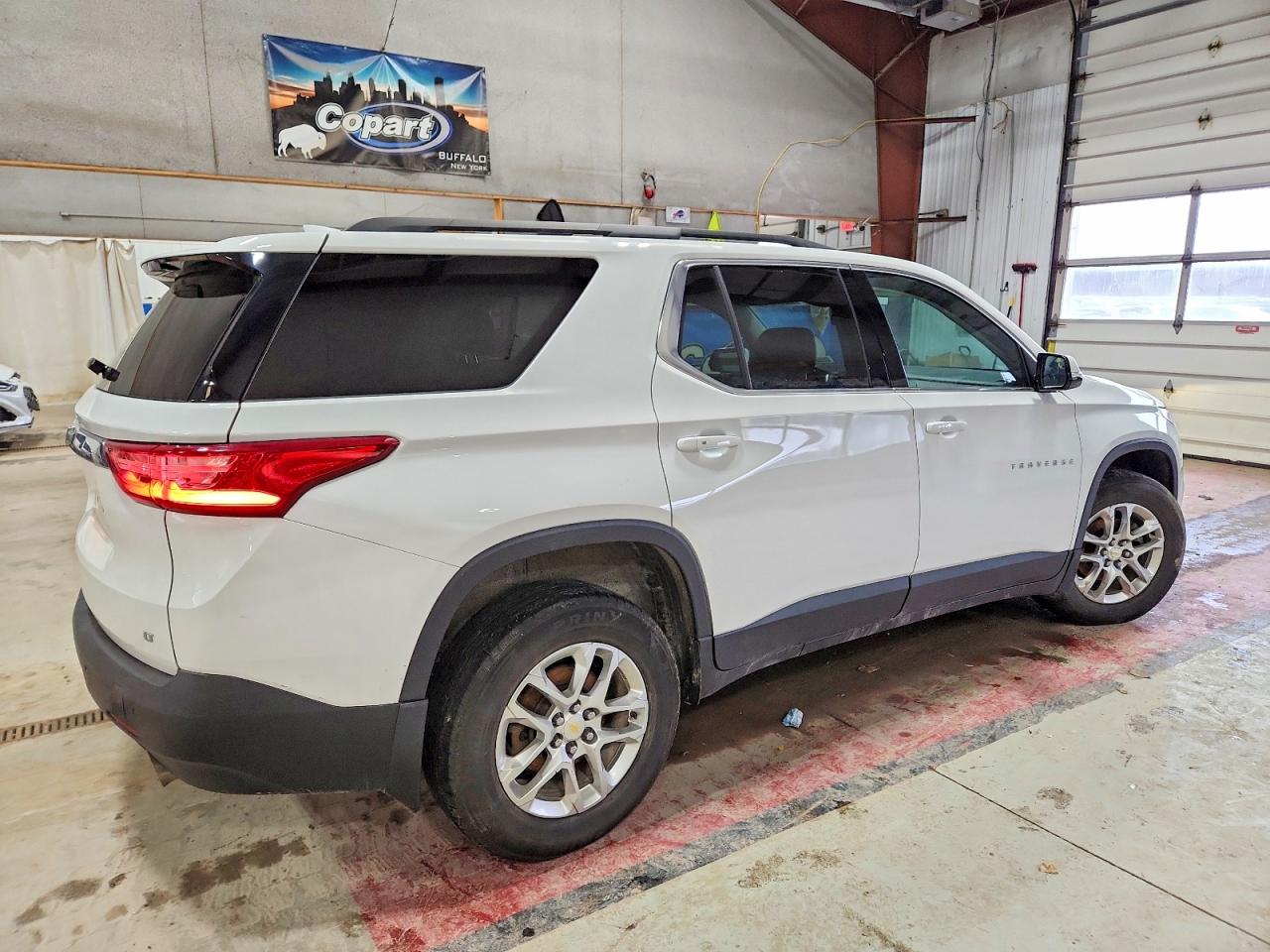 2019 CHEVROLET TRAVERSE LT photo 3