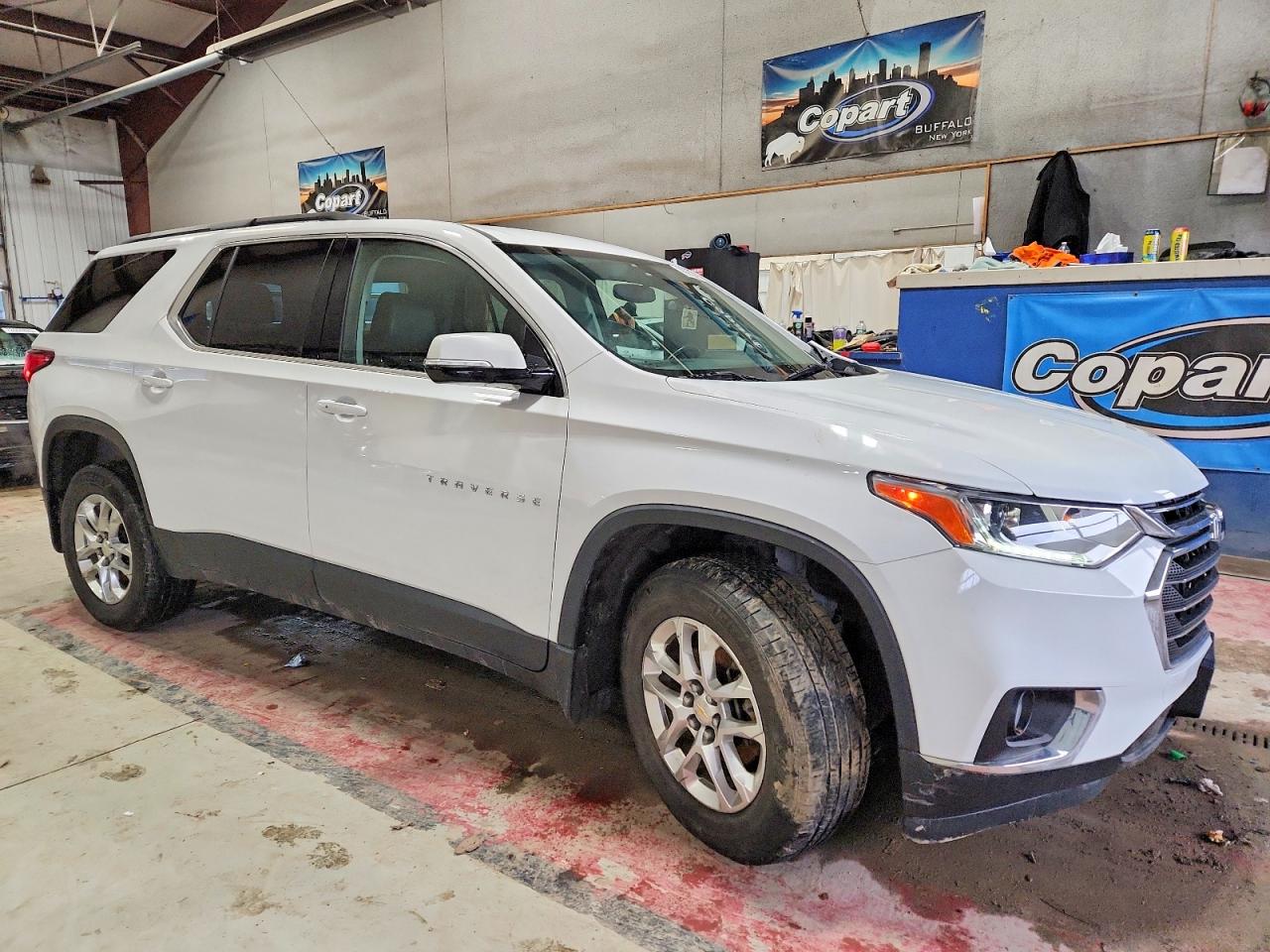 2019 CHEVROLET TRAVERSE LT photo 4