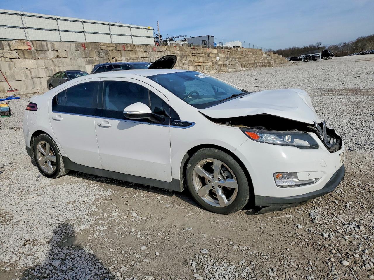 2015 CHEVROLET VOLT photo 4