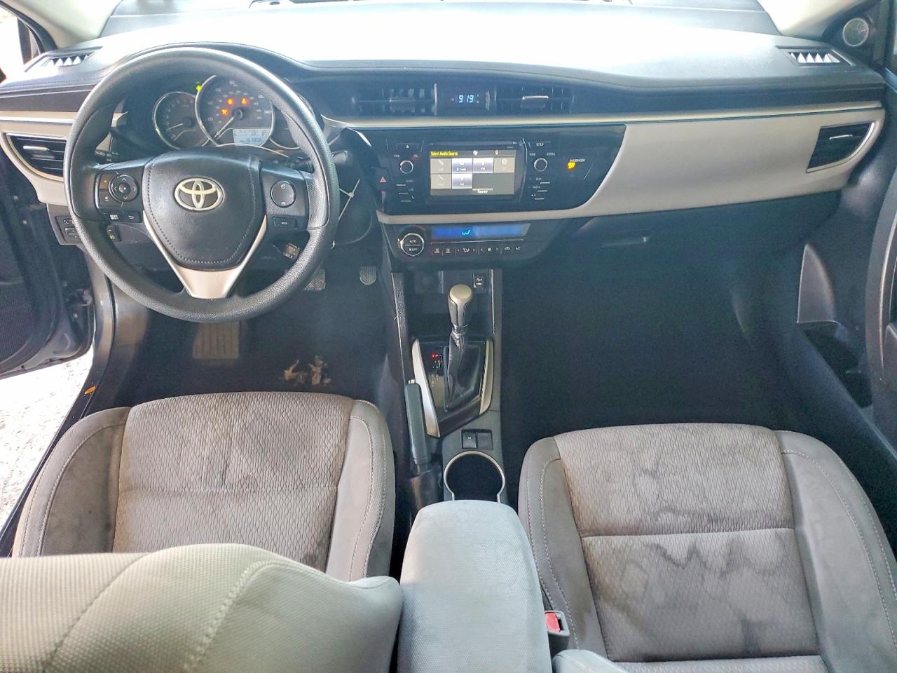 2015 TOYOTA COROLLA L photo 8