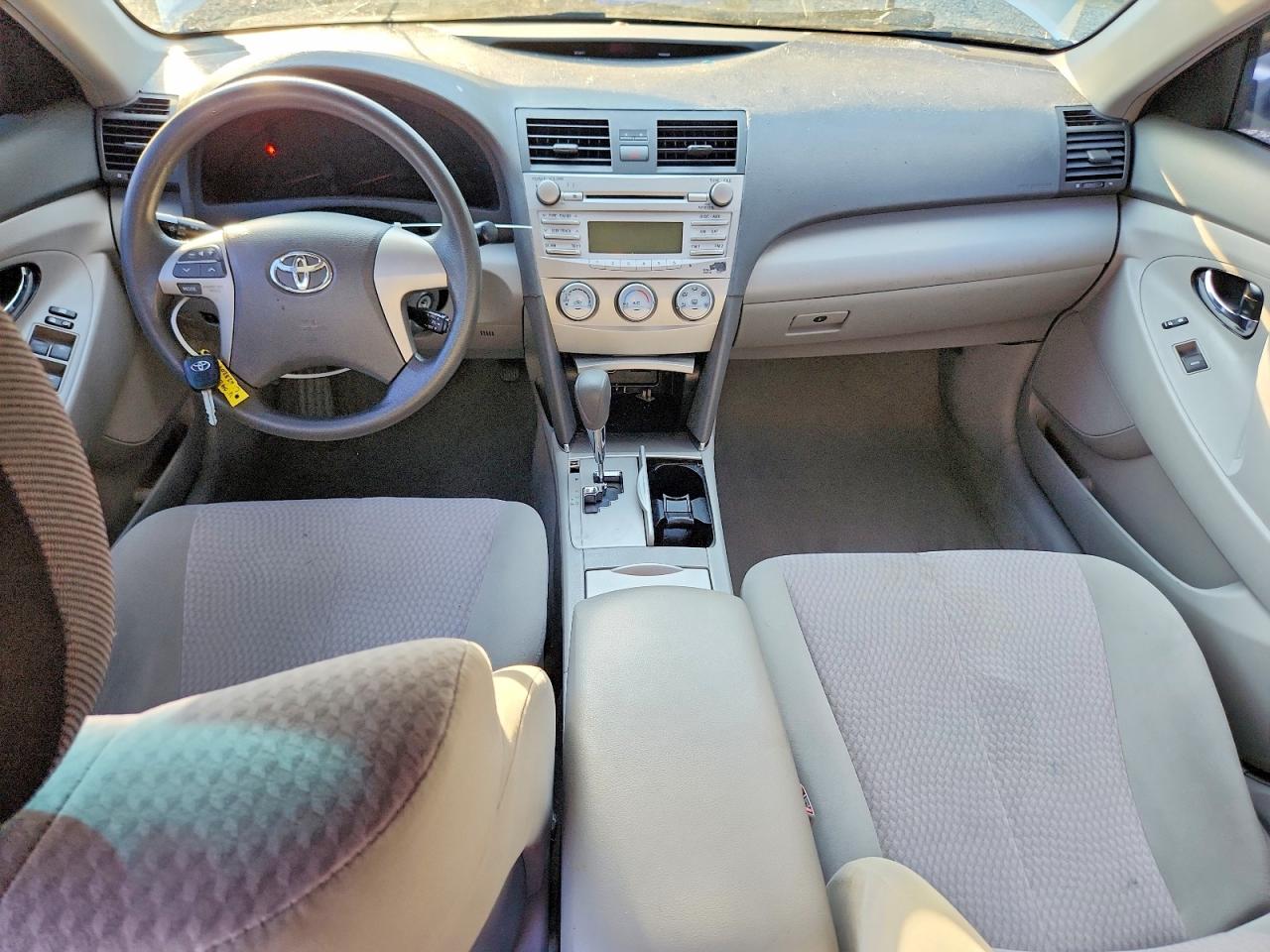 2010 TOYOTA CAMRY BASE photo 8