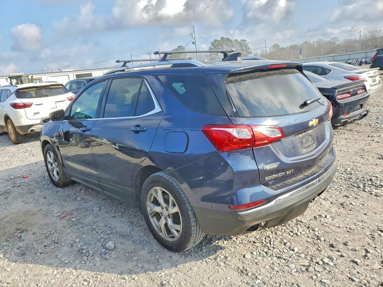 2018 CHEVROLET EQUINOX LT photo 2