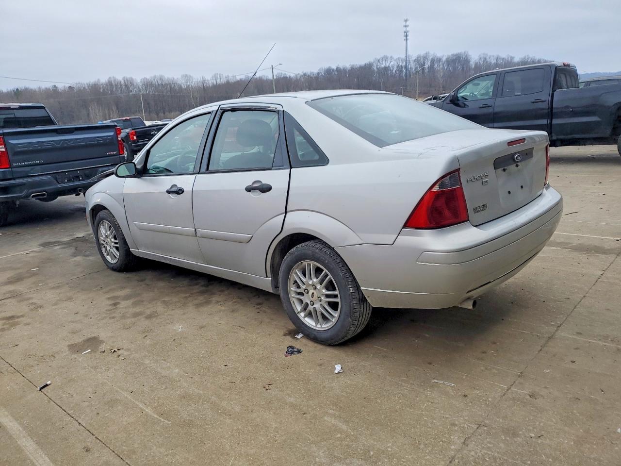 2007 FORD FOCUS ZX4 photo 2