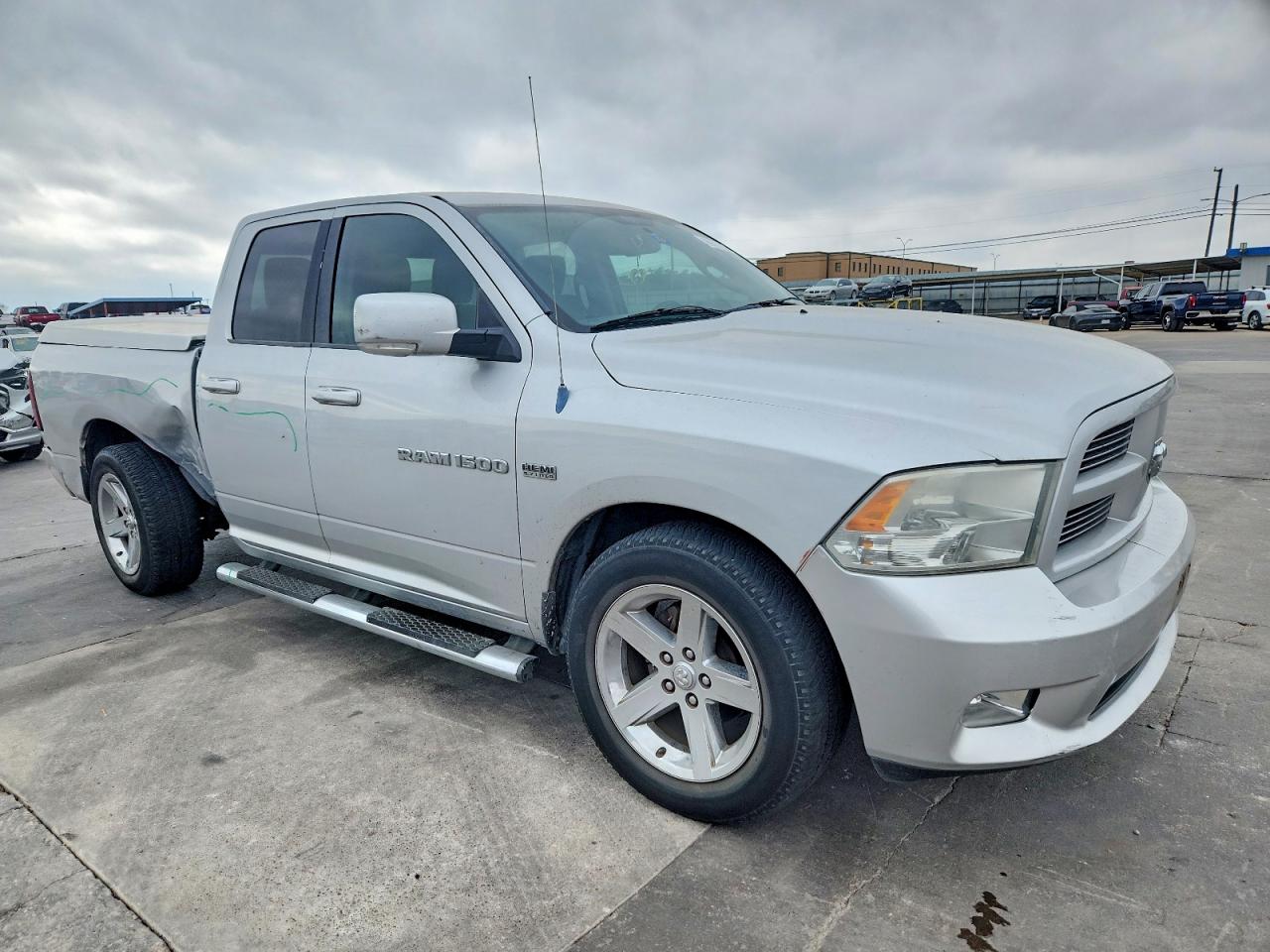 2011 DODGE RAM 1500 photo 4