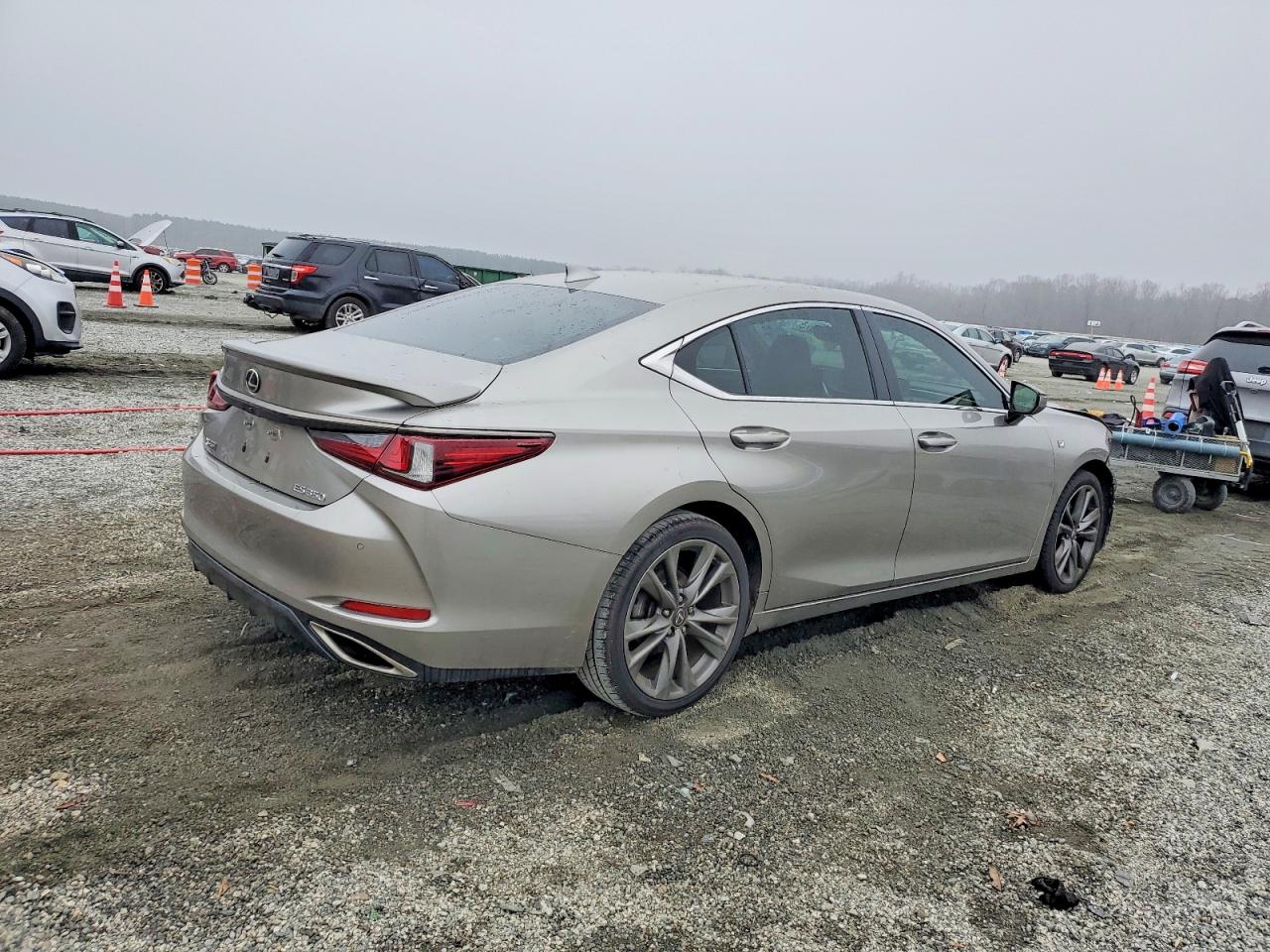 2020 LEXUS ES 350 F SPORT photo 3