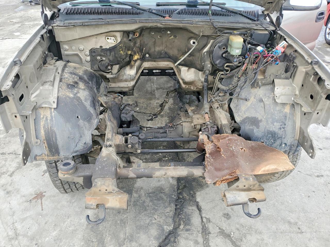 2002 CHEVROLET SILVERADO K1500 photo 11