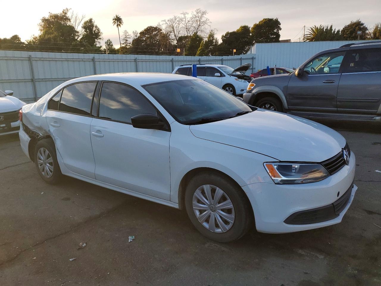 2014 VOLKSWAGEN JETTA BASE photo 4