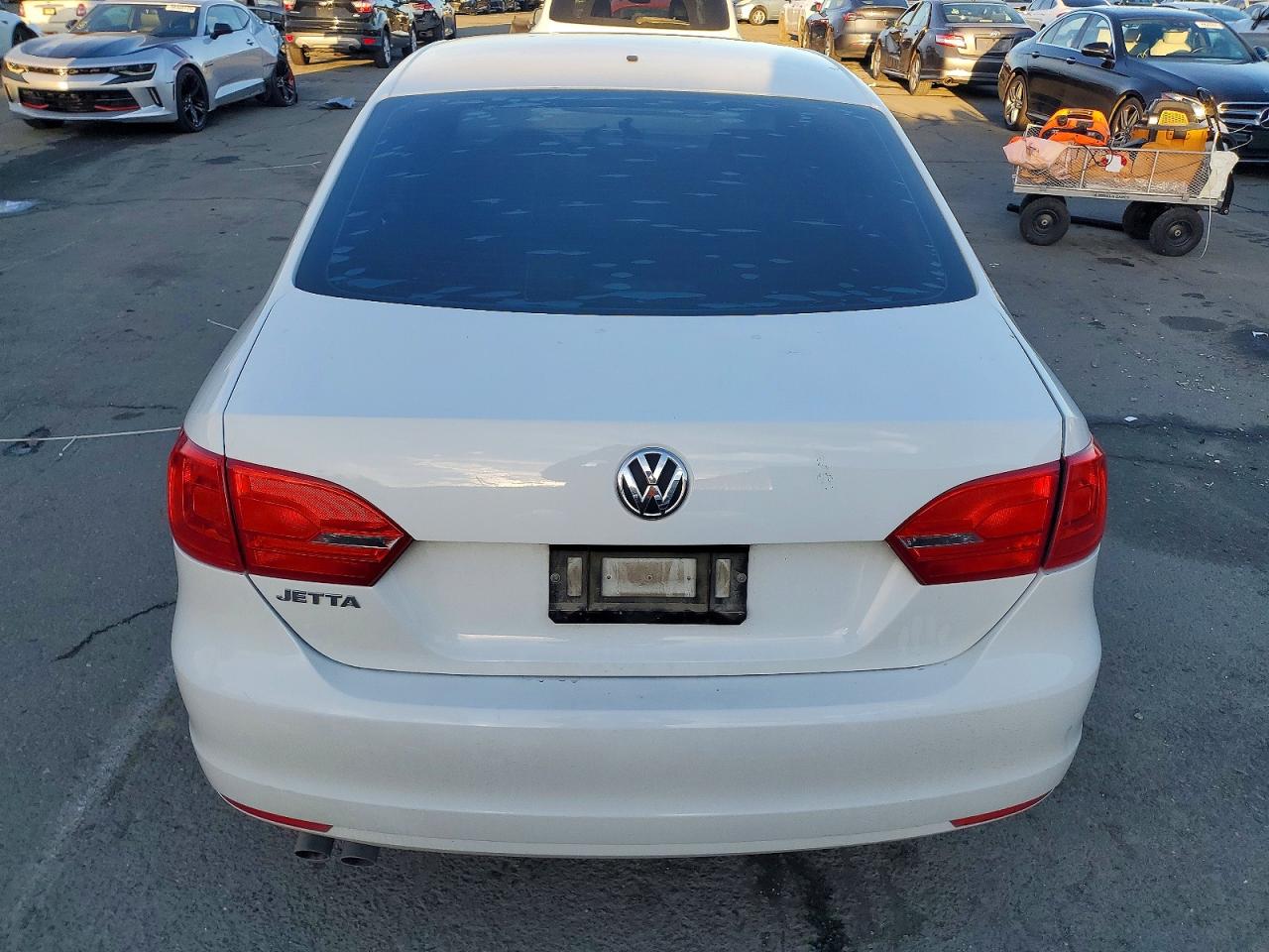 2014 VOLKSWAGEN JETTA BASE photo 6