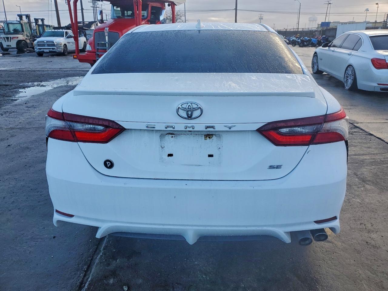 2022 TOYOTA CAMRY SE photo 6