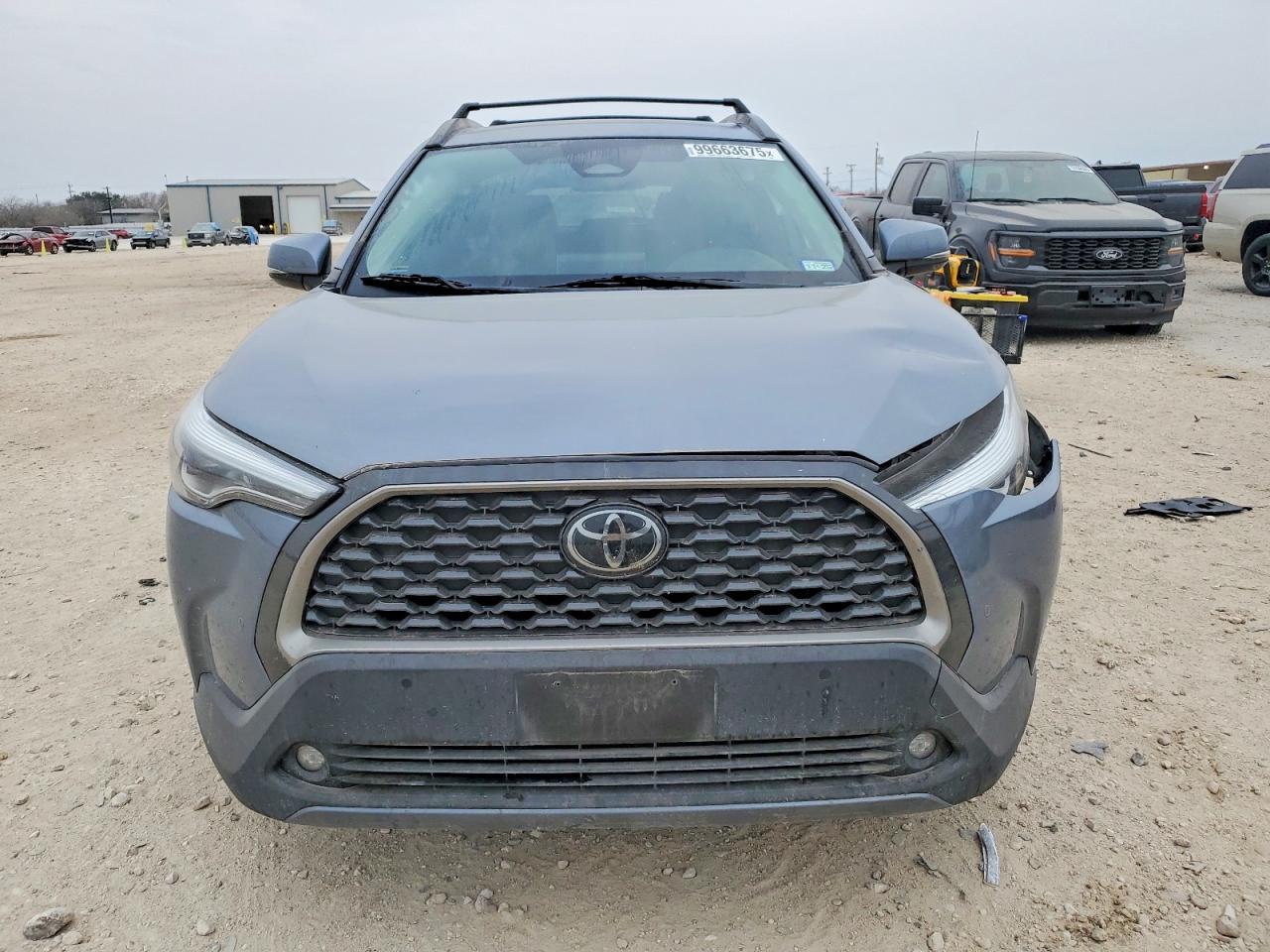 2023 TOYOTA COROLLA CROSS XLE photo 5