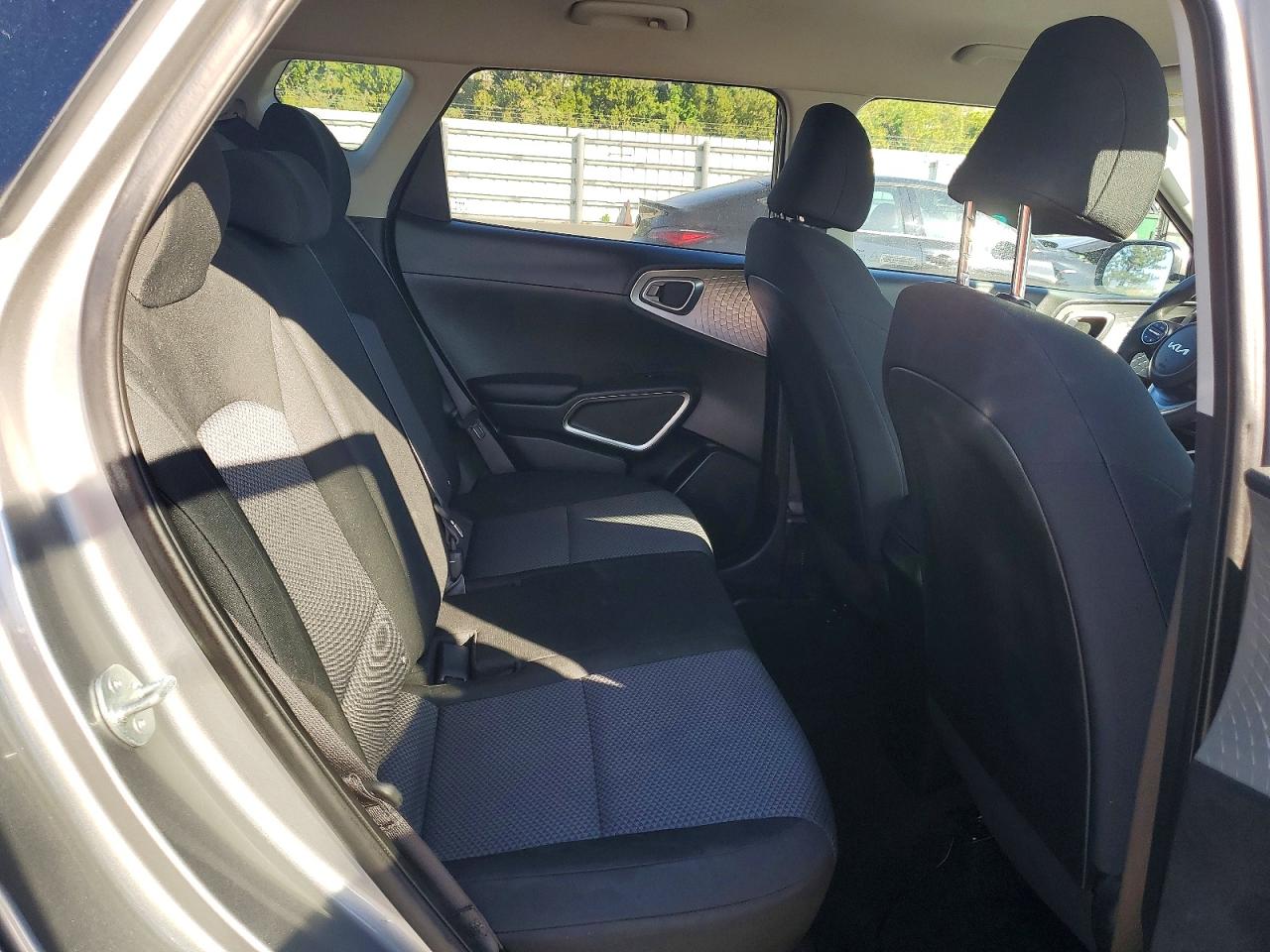 2024 KIA SOUL LX photo 11