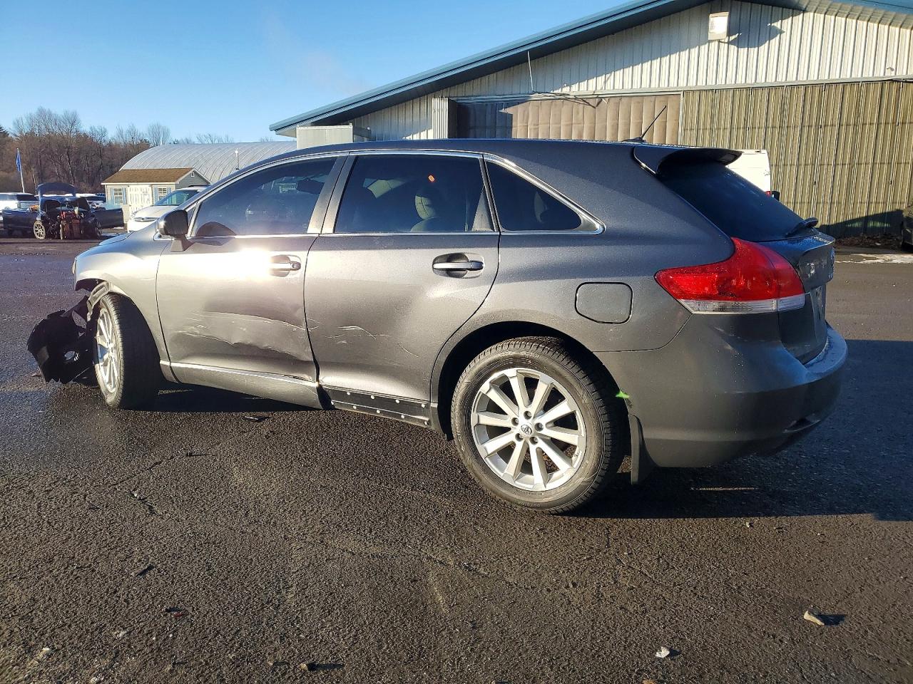2010 TOYOTA VENZA photo 2