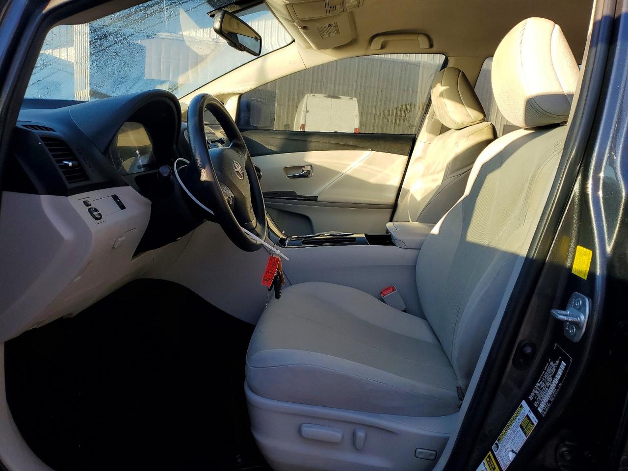 2010 TOYOTA VENZA photo 7