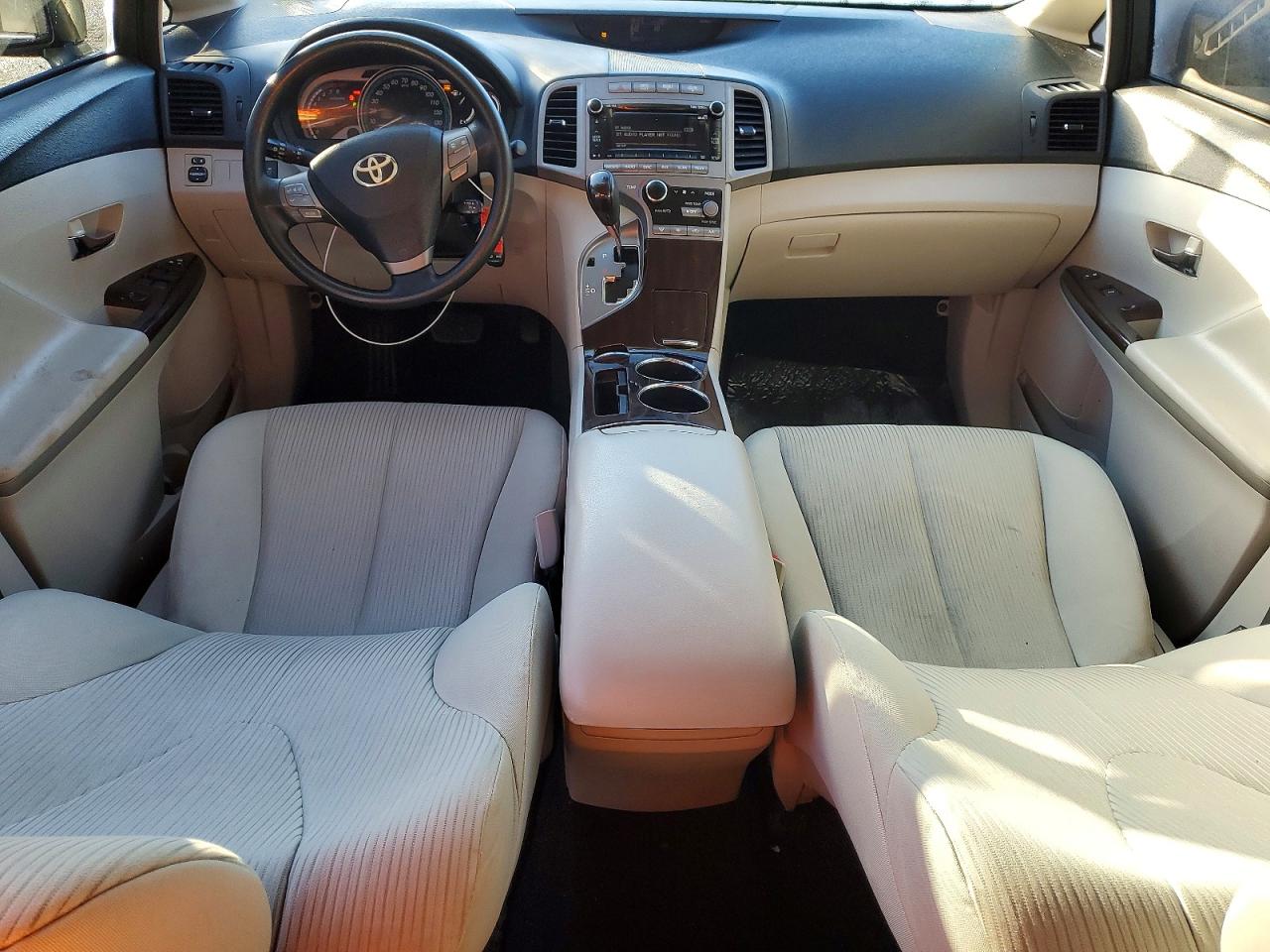 2010 TOYOTA VENZA photo 8
