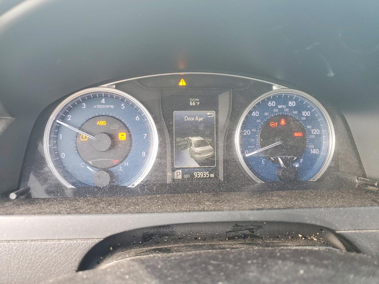 2017 TOYOTA CAMRY LE photo 9