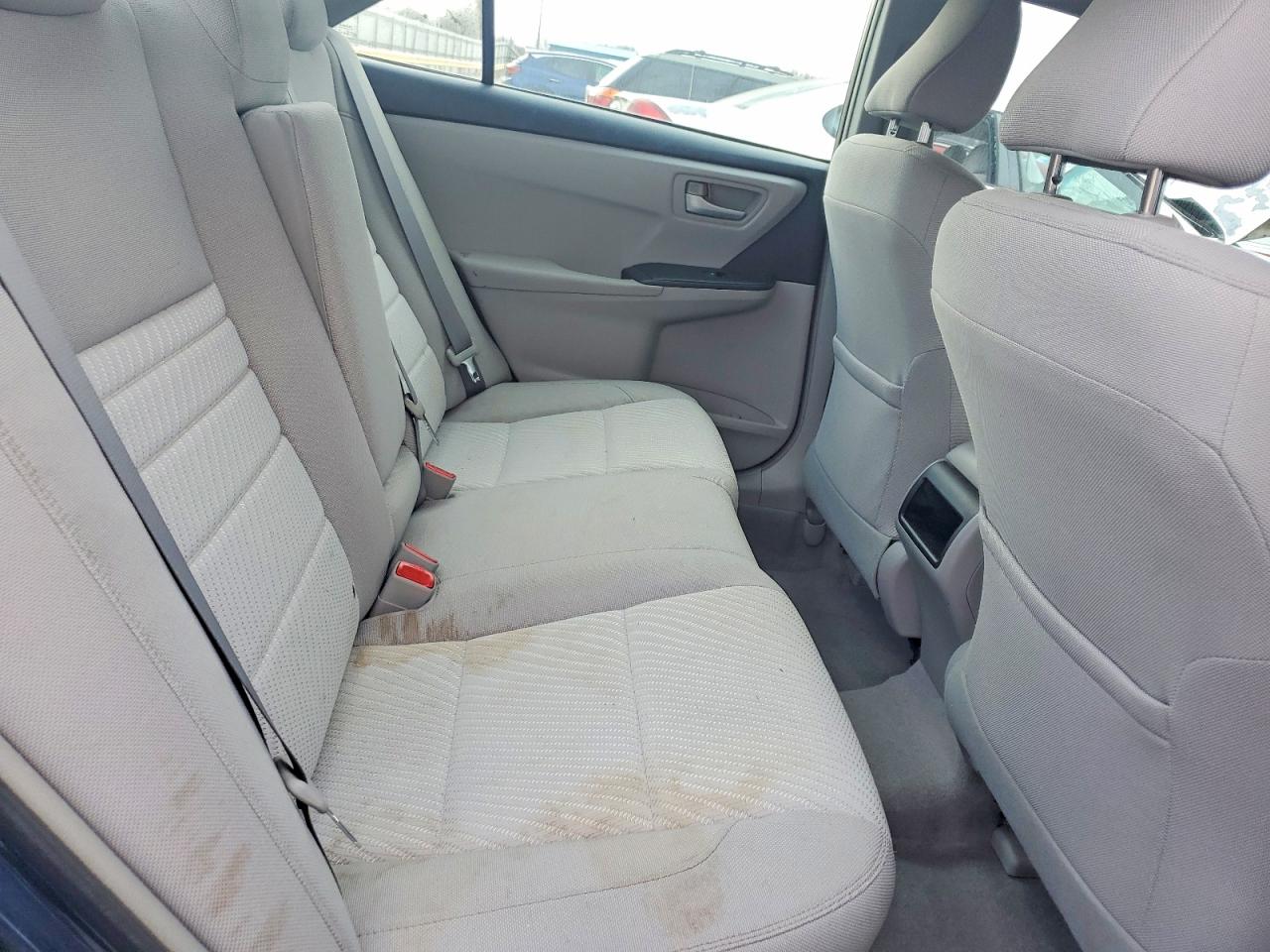 2017 TOYOTA CAMRY LE photo 10