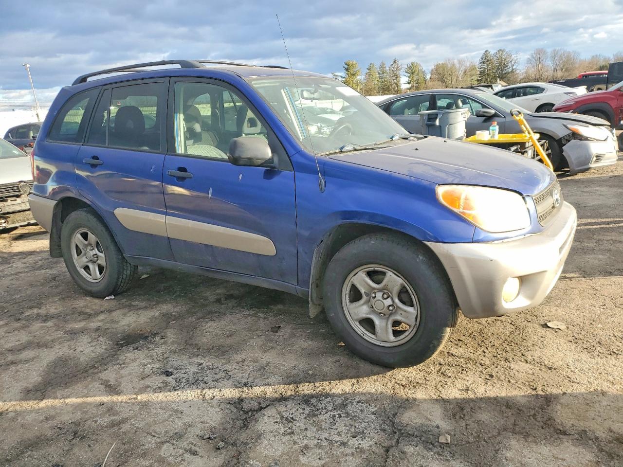 2004 TOYOTA RAV4 photo 4