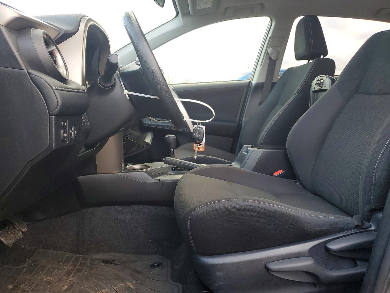 2014 TOYOTA RAV4 XLE photo 7