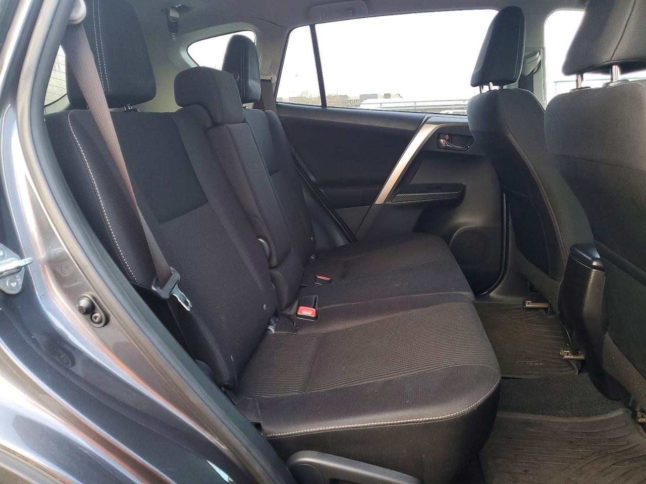 2014 TOYOTA RAV4 XLE photo 11